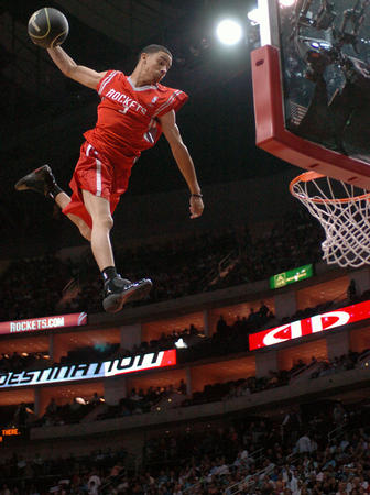 斯卡洛尼谈抽签：没有轻松的对手，我们必须全力以赴争取晋级（斯卡洛尼评分组：无弱旅，我们将倾尽全力冲击晋级）