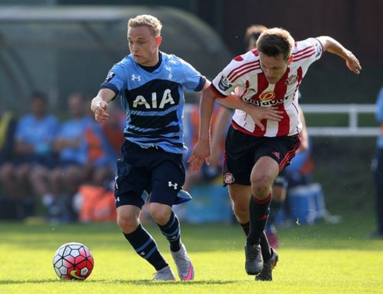 凯恩切换到“全能战士”模式，拜仁可以专心打欧冠了！（凯恩开启全能战士模式，拜仁可专注欧冠征程！）