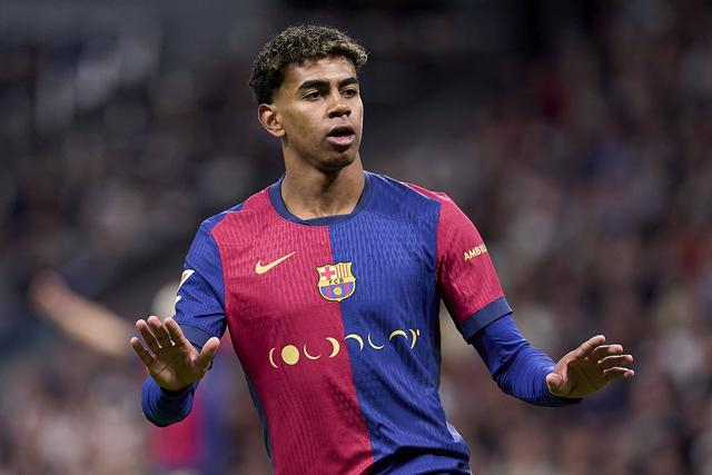 英超：曼联客场2-1击败莱斯特城（英超-曼联客场2-1战胜莱斯特城）