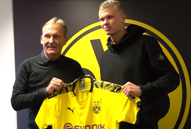 被罚下2人后输球！皇马电视台愤怒：内格雷拉制造的裁判（两人被罚下仍吞败！皇马电视台怒批：出自内格雷拉体系的裁判）