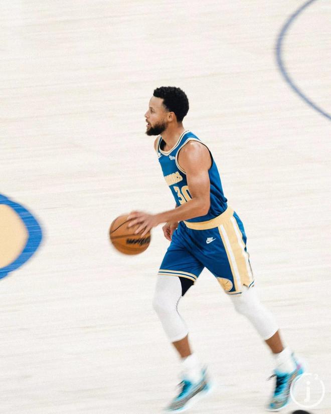 都体：佛罗伦萨球迷说DV9是“吉普赛人”，俱乐部被罚款2万欧（都体：佛罗伦萨球迷辱称DV9为“吉普赛人”，俱乐部遭罚2万欧）