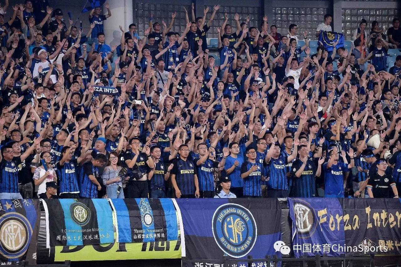 李玮锋：联赛中轴都是外援造成国足没人，这两年踢球孩子多了（李玮锋：联赛中轴被外援占据致国足无人可用，近两年踢球孩子增多）