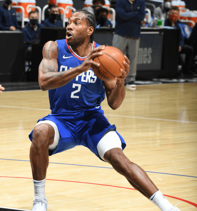 梅西杯进入决胜阶段：河床和切尔西在第三轮中引人注目，梅西在旁观看（梅西杯迎来决战期：第三轮河床与切尔西表现抢眼，梅西场边观战）