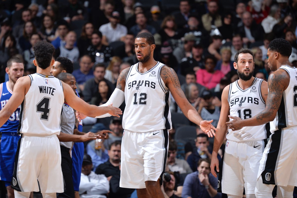 经纪人：莱万不会在冬窗离开巴萨，他专注于帮巴萨赢更多冠军（莱万经纪人：冬窗肯定不走，专注助巴萨争夺更多冠军）