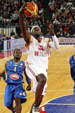 TBR：利物浦给伊萨克开超30万镑周薪，球员对这份报价很满意（TBR：利物浦拟向伊萨克开出30万镑以上周薪，球员对报价表示满意）