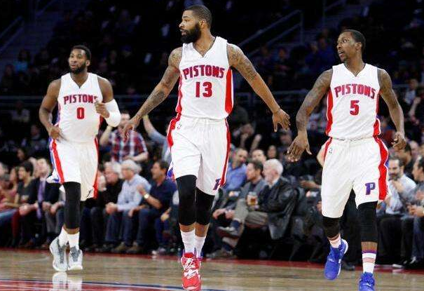 东体预测申花首发：阿苏埃和米内罗搭档锋线，鲍亚雄继续出战（东体预计申花首发：阿苏埃携米内罗双箭齐发，鲍亚雄继续出场）