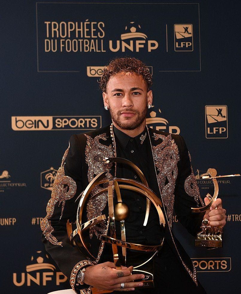 吉迪空砍28+11+11，生涯23次三双追平埃尔金·贝勒（吉迪28+11+11空砍，生涯第23次三双追平埃尔金·贝勒）