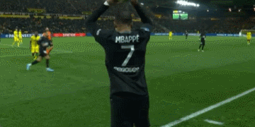 官方和三个媒体平台评选的2025中超最佳球员、教练、阵容对比（2025中超官方与三大媒体评选对比：最佳球员、教练与阵容）