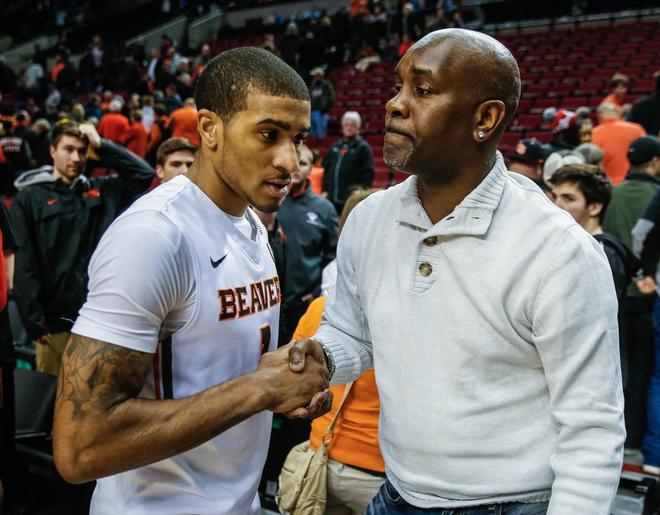 逐阿尔米隆 逐阿尔米隆